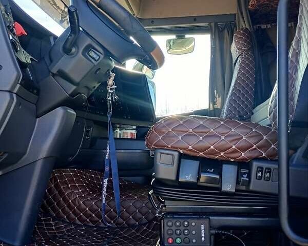 Белый Сканиа R 440, объемом двигателя 12.74 л и пробегом 820 тыс. км за 17000 $, фото 8 на Automoto.ua