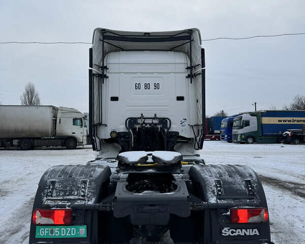 Белый Сканиа R 440, объемом двигателя 12.74 л и пробегом 823 тыс. км за 25000 $, фото 10 на Automoto.ua