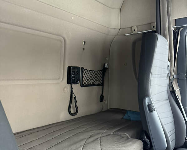 Белый Сканиа R 440, объемом двигателя 12.74 л и пробегом 823 тыс. км за 25000 $, фото 44 на Automoto.ua