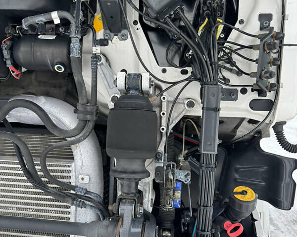 Белый Сканиа R 440, объемом двигателя 12.74 л и пробегом 823 тыс. км за 25000 $, фото 47 на Automoto.ua