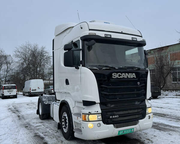 Белый Сканиа R 440, объемом двигателя 12.74 л и пробегом 823 тыс. км за 25000 $, фото 3 на Automoto.ua