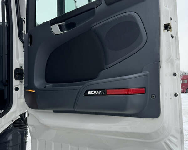 Белый Сканиа R 440, объемом двигателя 12.74 л и пробегом 823 тыс. км за 25000 $, фото 45 на Automoto.ua