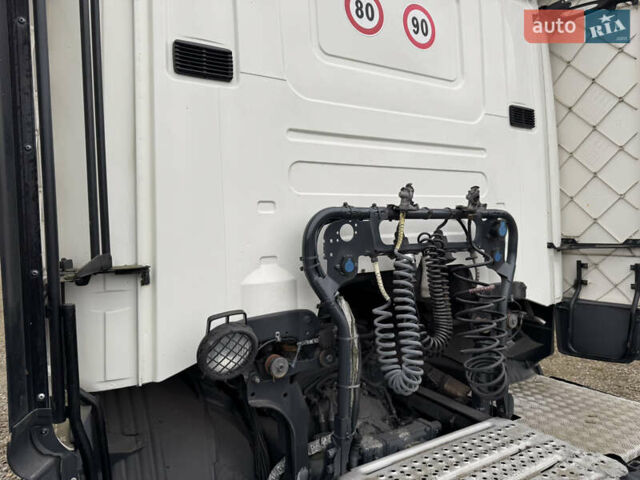 Белый Сканиа R 440, объемом двигателя 0 л и пробегом 978 тыс. км за 20670 $, фото 9 на Automoto.ua