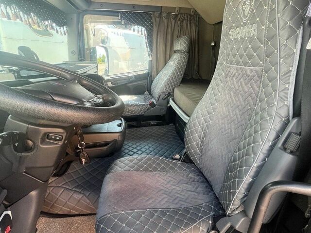 Черный Сканиа R 440, объемом двигателя 12.74 л и пробегом 740 тыс. км за 24900 $, фото 5 на Automoto.ua