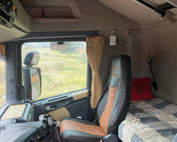 Красный Сканиа Р 480, объемом двигателя 12.74 л и пробегом 140 тыс. км за 25000 $, фото 11 на Automoto.ua