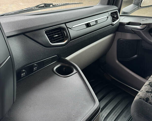 Белый Сканиа Р 500, объемом двигателя 12.7 л и пробегом 787 тыс. км за 53000 $, фото 33 на Automoto.ua