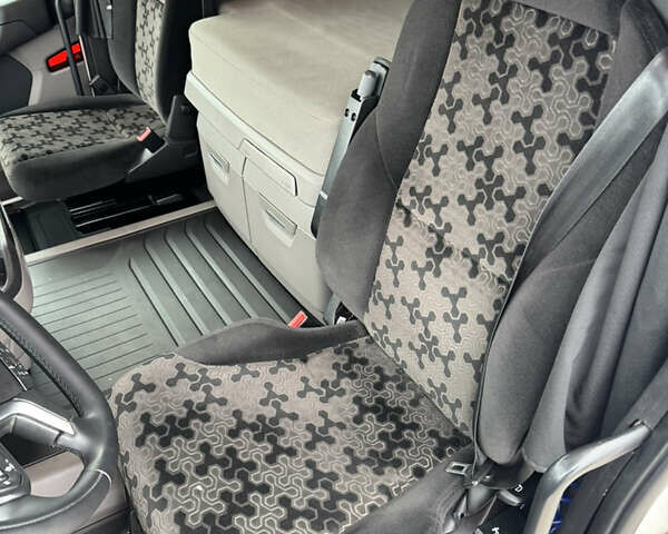 Белый Сканиа Р 500, объемом двигателя 12.7 л и пробегом 787 тыс. км за 53000 $, фото 28 на Automoto.ua