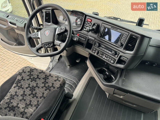 Белый Сканиа Р 500, объемом двигателя 12.7 л и пробегом 787 тыс. км за 53000 $, фото 41 на Automoto.ua