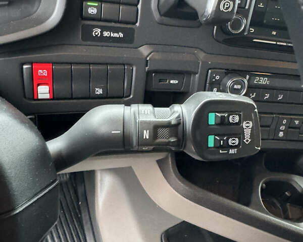 Белый Сканиа Р 500, объемом двигателя 12.7 л и пробегом 787 тыс. км за 53000 $, фото 31 на Automoto.ua