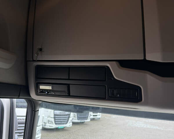 Белый Сканиа Р 500, объемом двигателя 12.7 л и пробегом 787 тыс. км за 53000 $, фото 36 на Automoto.ua