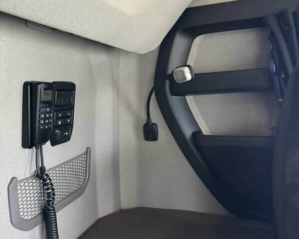 Белый Сканиа Р 500, объемом двигателя 12.7 л и пробегом 787 тыс. км за 53000 $, фото 40 на Automoto.ua