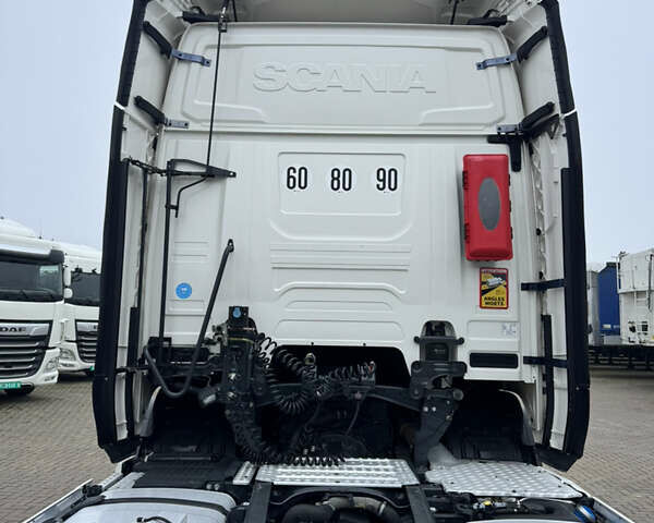 Белый Сканиа Р 500, объемом двигателя 12.7 л и пробегом 787 тыс. км за 53000 $, фото 10 на Automoto.ua