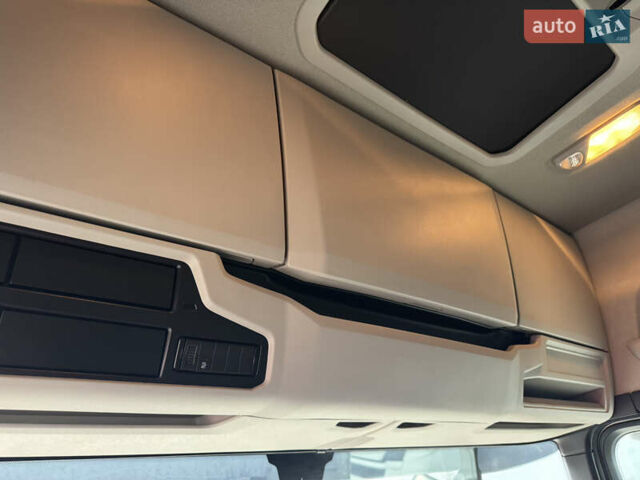 Белый Сканиа Р 500, объемом двигателя 12.7 л и пробегом 787 тыс. км за 53000 $, фото 34 на Automoto.ua