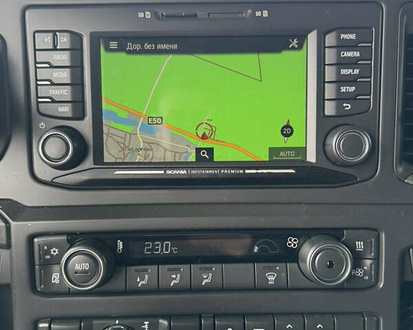 Белый Сканиа Р 500, объемом двигателя 12.7 л и пробегом 787 тыс. км за 53000 $, фото 43 на Automoto.ua