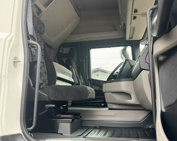 Белый Сканиа Р 500, объемом двигателя 12.7 л и пробегом 787 тыс. км за 53000 $, фото 53 на Automoto.ua