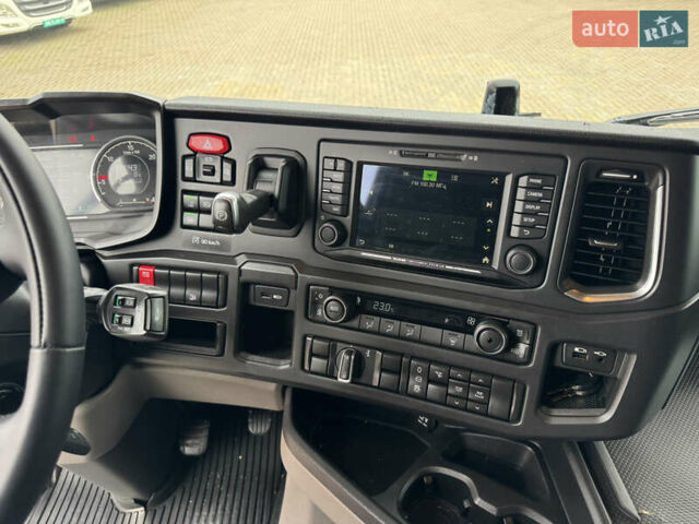 Белый Сканиа Р 500, объемом двигателя 12.7 л и пробегом 787 тыс. км за 53000 $, фото 37 на Automoto.ua