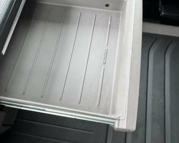 Белый Сканиа Р 500, объемом двигателя 12.7 л и пробегом 787 тыс. км за 53000 $, фото 47 на Automoto.ua