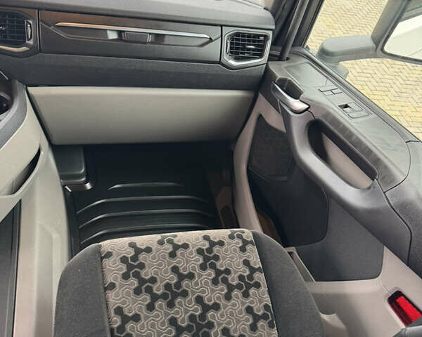 Белый Сканиа Р 500, объемом двигателя 12.7 л и пробегом 787 тыс. км за 53000 $, фото 38 на Automoto.ua