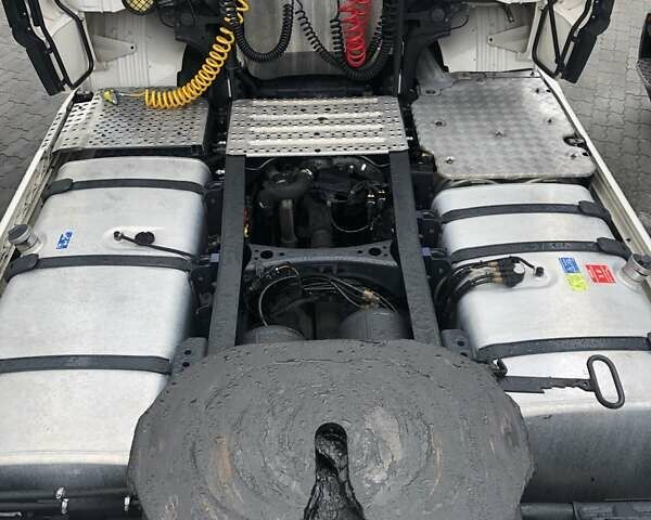 Белый Сканиа R 580, объемом двигателя 16.4 л и пробегом 580 тыс. км за 47000 $, фото 10 на Automoto.ua