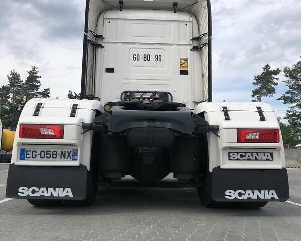Белый Сканиа R 580, объемом двигателя 16.4 л и пробегом 580 тыс. км за 47000 $, фото 5 на Automoto.ua