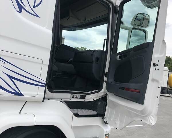 Белый Сканиа R 580, объемом двигателя 16.4 л и пробегом 580 тыс. км за 47000 $, фото 8 на Automoto.ua