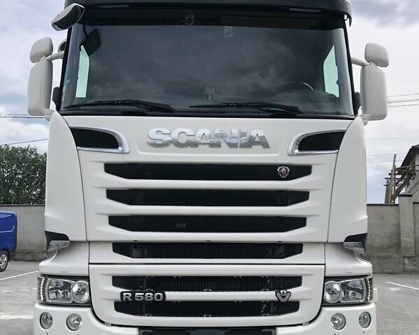 Белый Сканиа R 580, объемом двигателя 16.4 л и пробегом 580 тыс. км за 47000 $, фото 1 на Automoto.ua