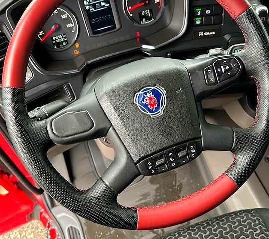 Красный Сканиа Р, объемом двигателя 12.9 л и пробегом 845000 тыс. км за 46500 $, фото 6 на Automoto.ua