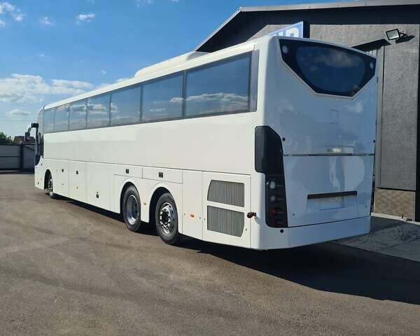 Білий Сканіа OmniExpress, об'ємом двигуна 12.74 л та пробігом 700 тис. км за 94564 $, фото 3 на Automoto.ua
