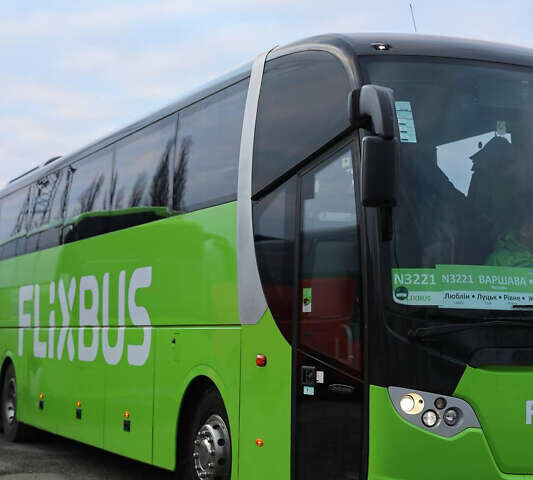 Желтый Сканиа OmniExpress, объемом двигателя 12.4 л и пробегом 300 тыс. км за 92000 $, фото 2 на Automoto.ua