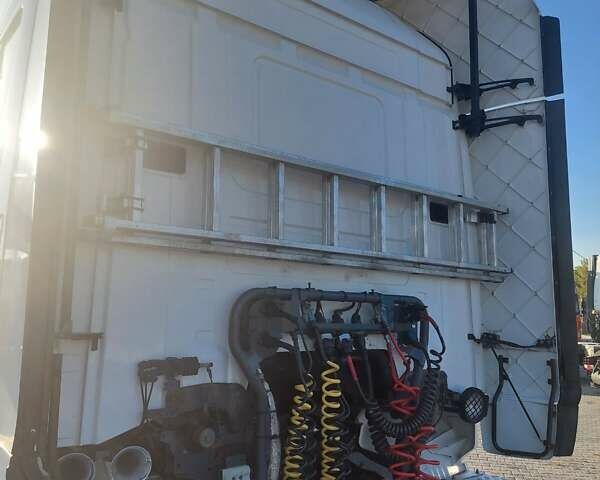 Белый Сканиа R 410, объемом двигателя 12.74 л и пробегом 945 тыс. км за 26500 $, фото 10 на Automoto.ua