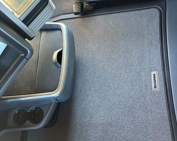 Красный Сканиа R 410, объемом двигателя 12.7 л и пробегом 700 тыс. км за 34000 $, фото 69 на Automoto.ua