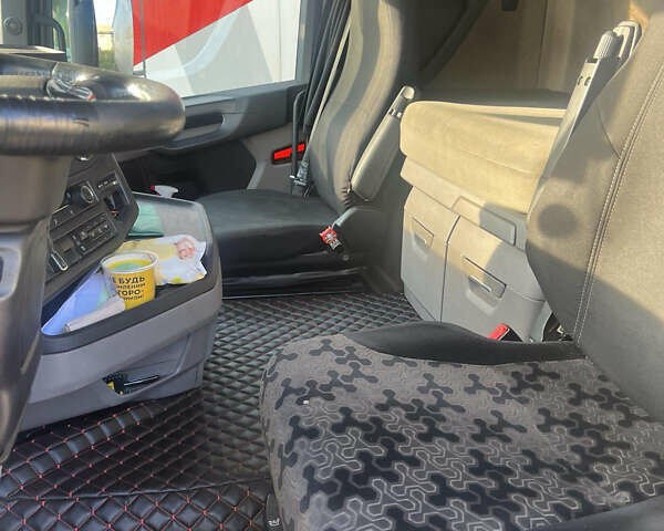 Белый Сканиа R 450, объемом двигателя 12.7 л и пробегом 907 тыс. км за 65000 $, фото 7 на Automoto.ua