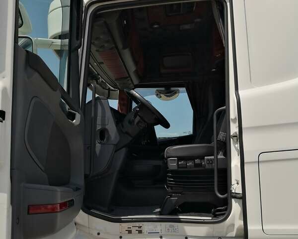 Белый Сканиа R 450, объемом двигателя 12.74 л и пробегом 829 тыс. км за 41177 $, фото 24 на Automoto.ua
