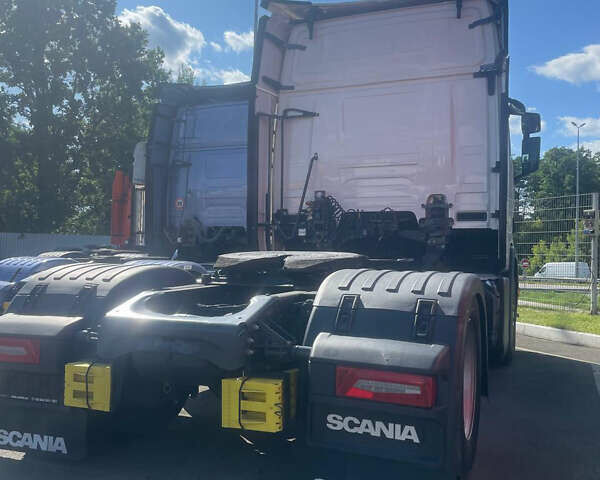 Белый Сканиа R 450, объемом двигателя 12.7 л и пробегом 207 тыс. км за 109815 $, фото 5 на Automoto.ua