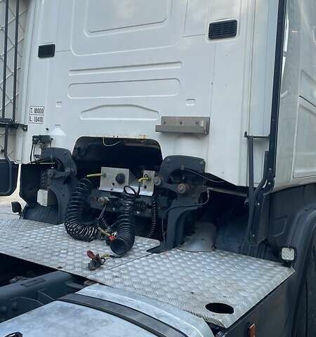 Белый Сканиа R 490, объемом двигателя 12.7 л и пробегом 591 тыс. км за 27000 $, фото 4 на Automoto.ua