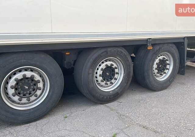 Белый Сканиа R 490, объемом двигателя 12.7 л и пробегом 591 тыс. км за 27000 $, фото 8 на Automoto.ua