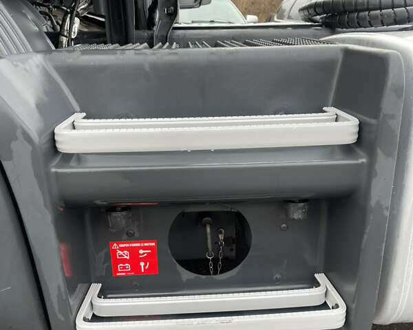 Белый Сканиа R 490, объемом двигателя 12.74 л и пробегом 812 тыс. км за 27700 $, фото 36 на Automoto.ua