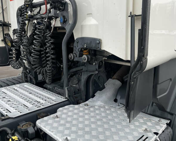 Белый Сканиа R 490, объемом двигателя 12.74 л и пробегом 812 тыс. км за 27700 $, фото 14 на Automoto.ua