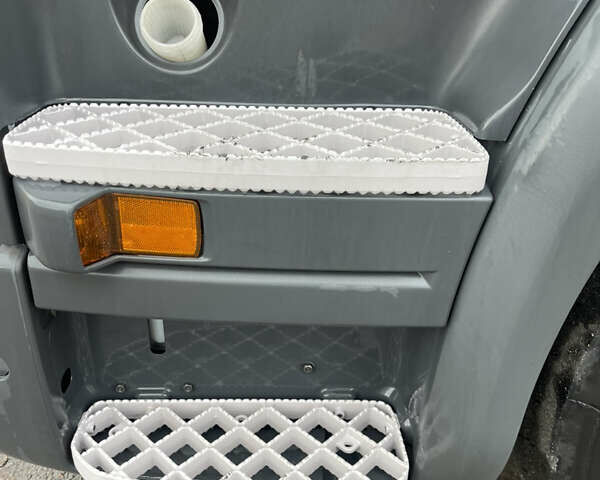 Белый Сканиа R 490, объемом двигателя 12.74 л и пробегом 812 тыс. км за 27700 $, фото 37 на Automoto.ua