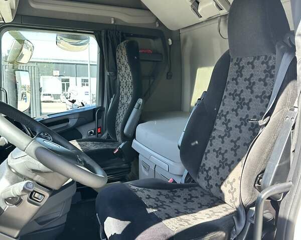 Белый Сканиа S 450, объемом двигателя 12.7 л и пробегом 898 тыс. км за 47200 $, фото 17 на Automoto.ua