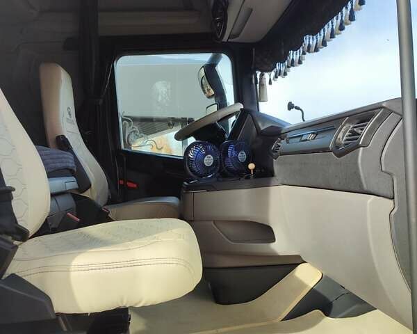 Білий Сканіа S 500, об'ємом двигуна 12.76 л та пробігом 410 тис. км за 100000 $, фото 4 на Automoto.ua