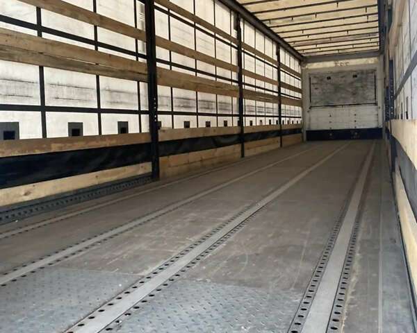 Черный Шмитц Каргобулл C01, объемом двигателя 0 л и пробегом 700 тыс. км за 10799 $, фото 4 на Automoto.ua