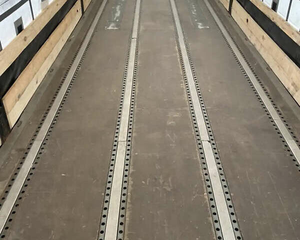 Черный Шмитц Каргобулл C01, объемом двигателя 0 л и пробегом 700 тыс. км за 10799 $, фото 1 на Automoto.ua