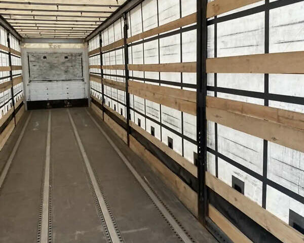 Черный Шмитц Каргобулл C01, объемом двигателя 0 л и пробегом 700 тыс. км за 10799 $, фото 3 на Automoto.ua