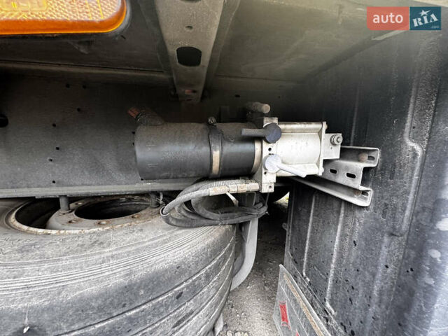 Шмитц Каргобулл C01 2011 в Луцке на Automoto.ua Черный Шмитц Каргобулл C01, объемом двигателя 0 л и пробегом 500 тыс. км за 10900 $, фото 15 на Automoto.ua