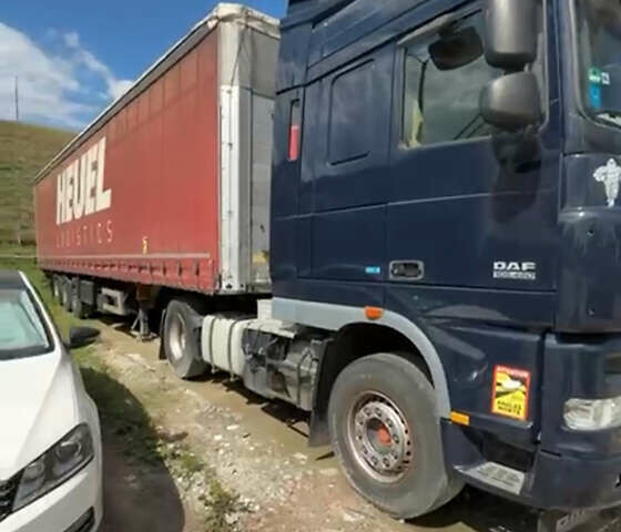 Красный Шмитц Каргобулл C01, объемом двигателя 0 л и пробегом 500 тыс. км за 9325 $, фото 3 на Automoto.ua