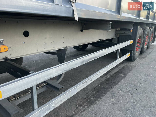 Шмітц Каргобулл C01 2010 у Гайвороне на Automoto.ua Шмітц Каргобулл C01, об'ємом двигуна 0 л та пробігом 0 тис. км за 14000 $, фото 5 на Automoto.ua