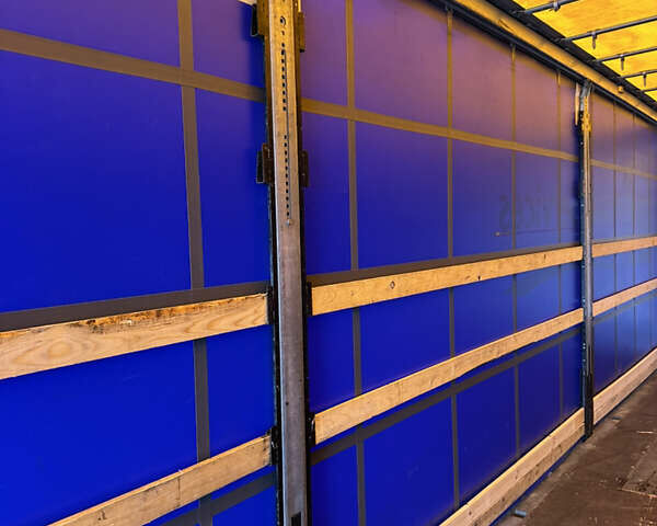 Шмітц Каргобулл C01 2016 у Житомирі на Automoto.ua Шмітц Каргобулл C01, об'ємом двигуна 0 л та пробігом 500 тис. км за 15700 $, фото 29 на Automoto.ua