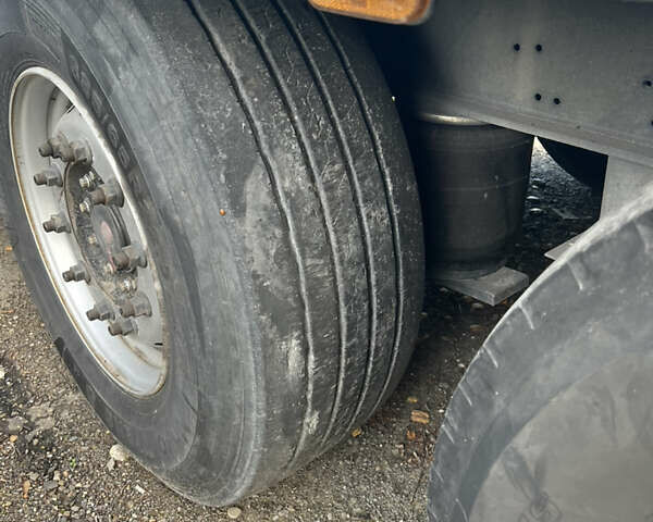 Шмитц Каргобулл C01 2011 в Зборов на Automoto.ua Серый Шмитц Каргобулл C01, объемом двигателя 0 л и пробегом 100 тыс. км за 12500 $, фото 8 на Automoto.ua
