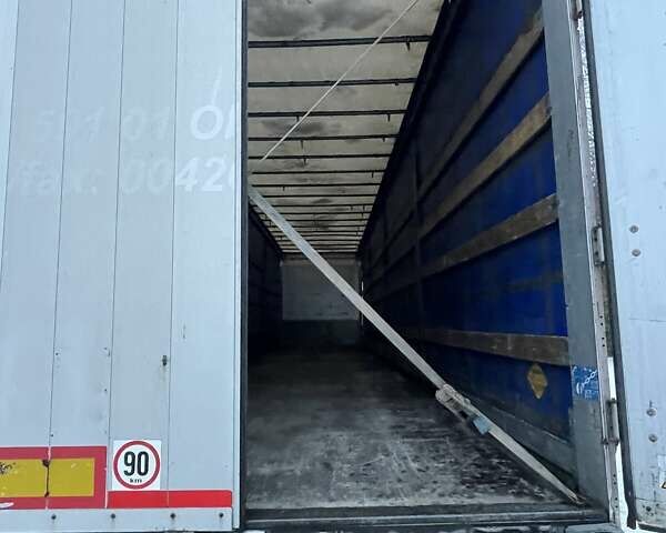 Серый Шмитц Каргобулл C01, объемом двигателя 0 л и пробегом 555 тыс. км за 13800 $, фото 1 на Automoto.ua